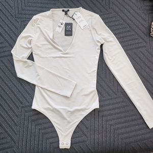 XS long sleeve white v neck bodysuit express